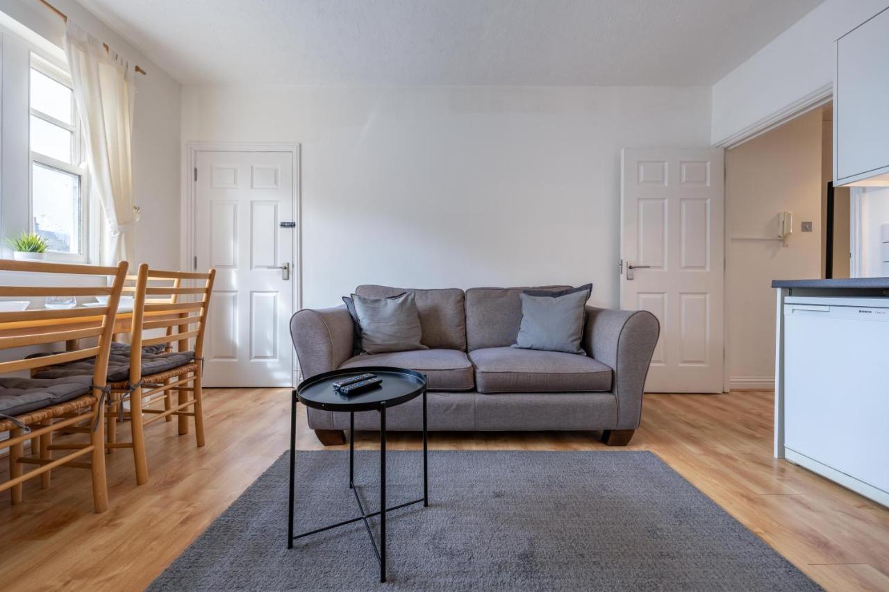 Stansted Airport & Bishops Stortford Town Centre Professional Apartment Бишъпс Стортфорд Екстериор снимка